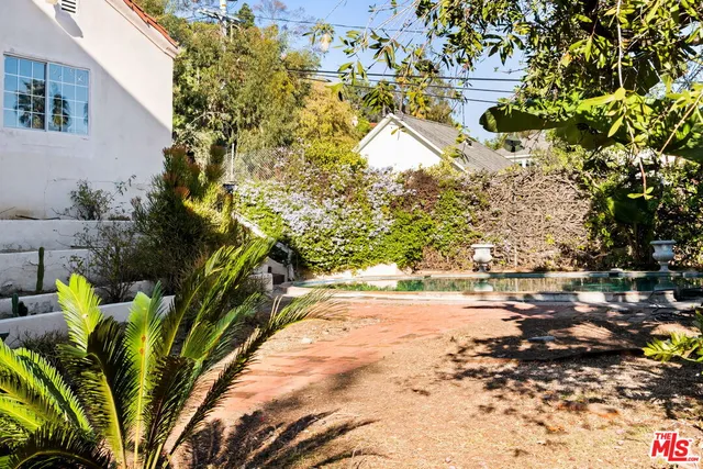 $3,547,000 | 2242 North Catalina Street, Los Angeles, CA 90027