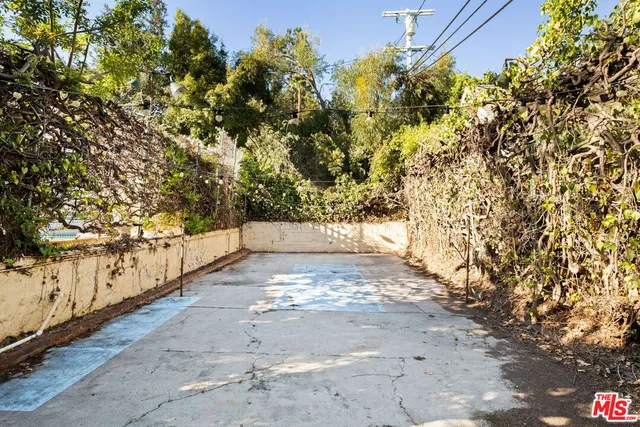 $3,547,000 | 2242 North Catalina Street, Los Angeles, CA 90027