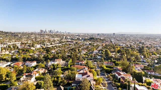 $3,547,000 | 2242 North Catalina Street, Los Angeles, CA 90027