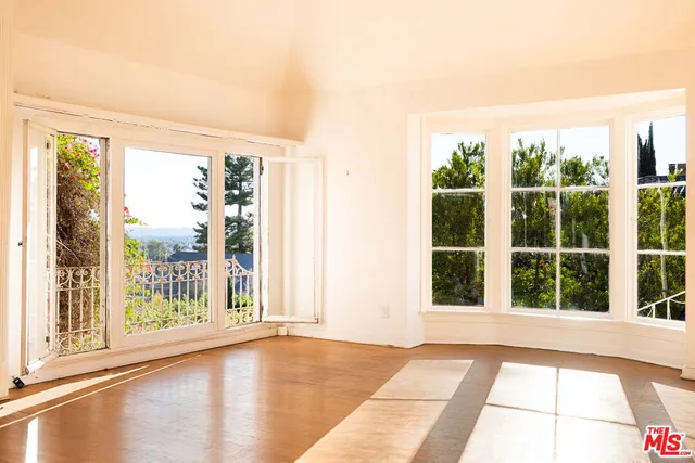 $3,547,000 | 2242 North Catalina Street, Los Angeles, CA 90027