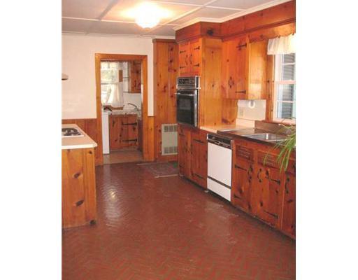68 1st Rangeway Waterville, ME 04901 - Photo 2 of 14 Kitchen.