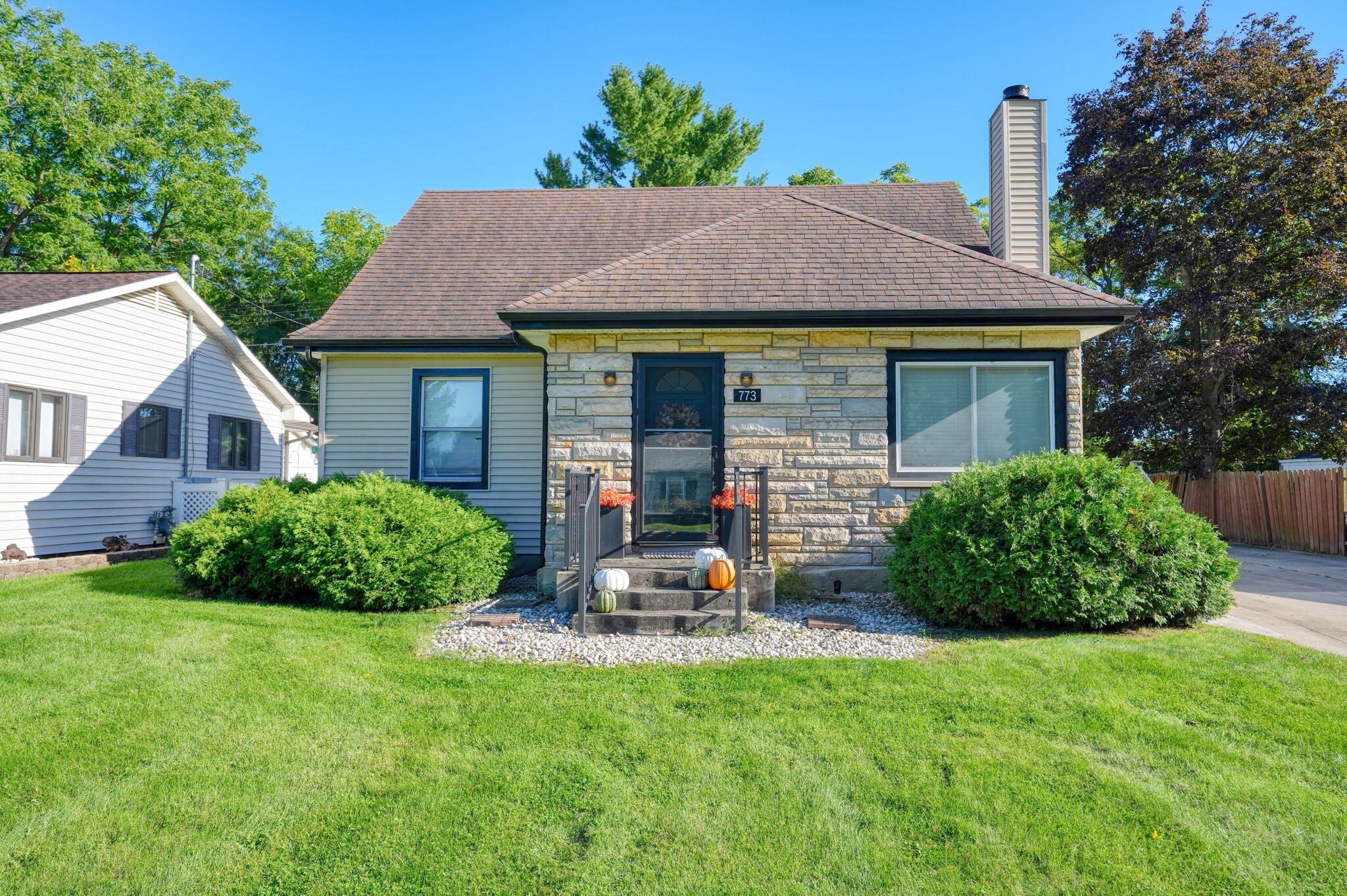 773 Briarcliff Road Jackson, MI 49203 - Photo 3 of 49 5-web-or-mls-DSC01097_HDR