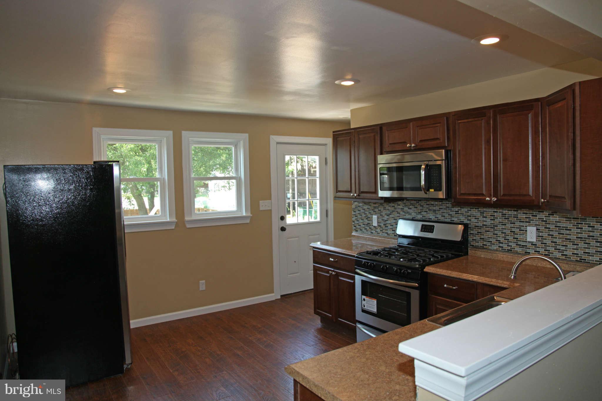 527 Cedar Hill Road Baltimore, MD 21225 - Photo 2 of 30 Kitchen