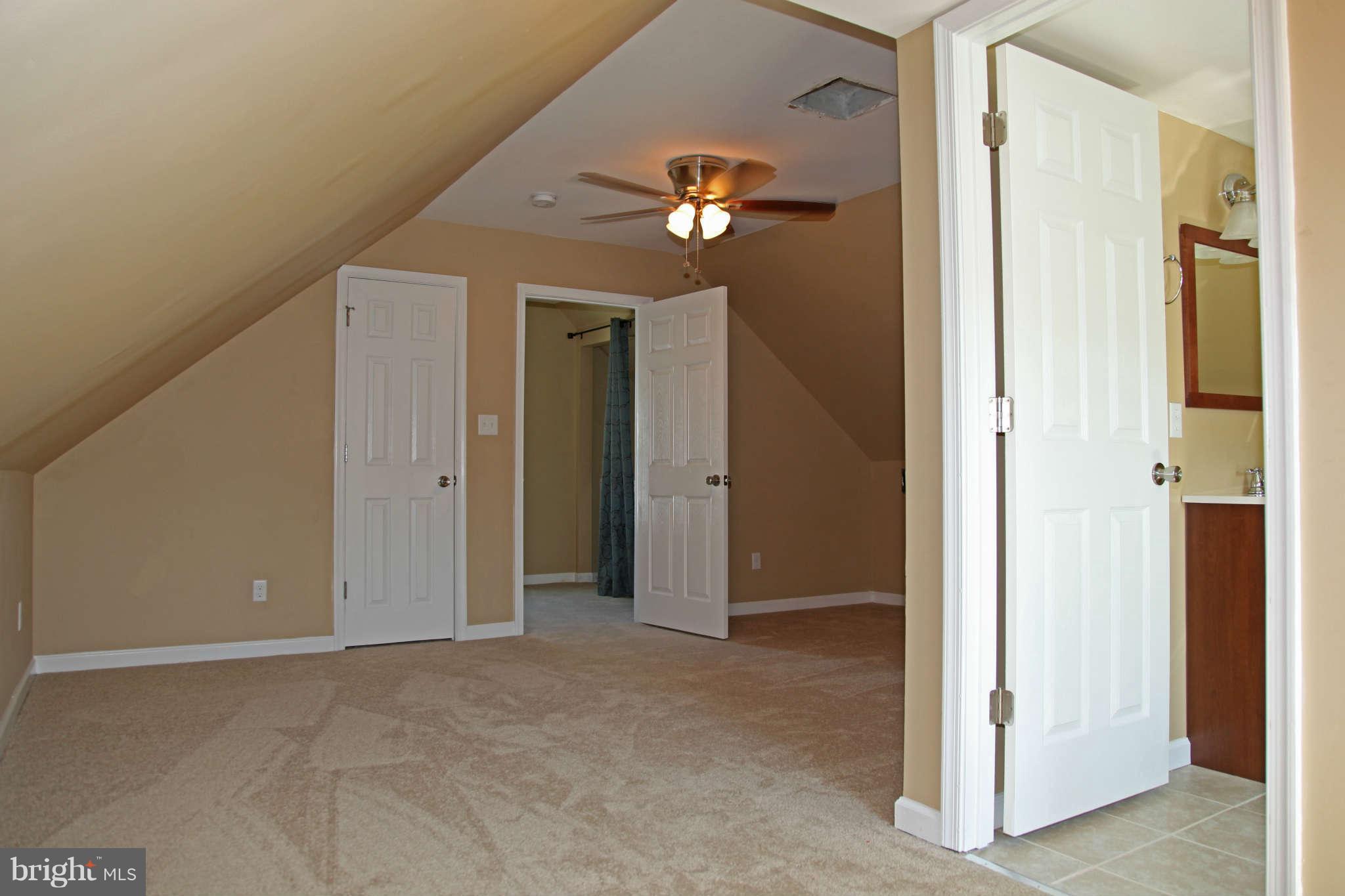 527 Cedar Hill Road Baltimore, MD 21225 - Photo 11 of 30 Bedroom (Master)
