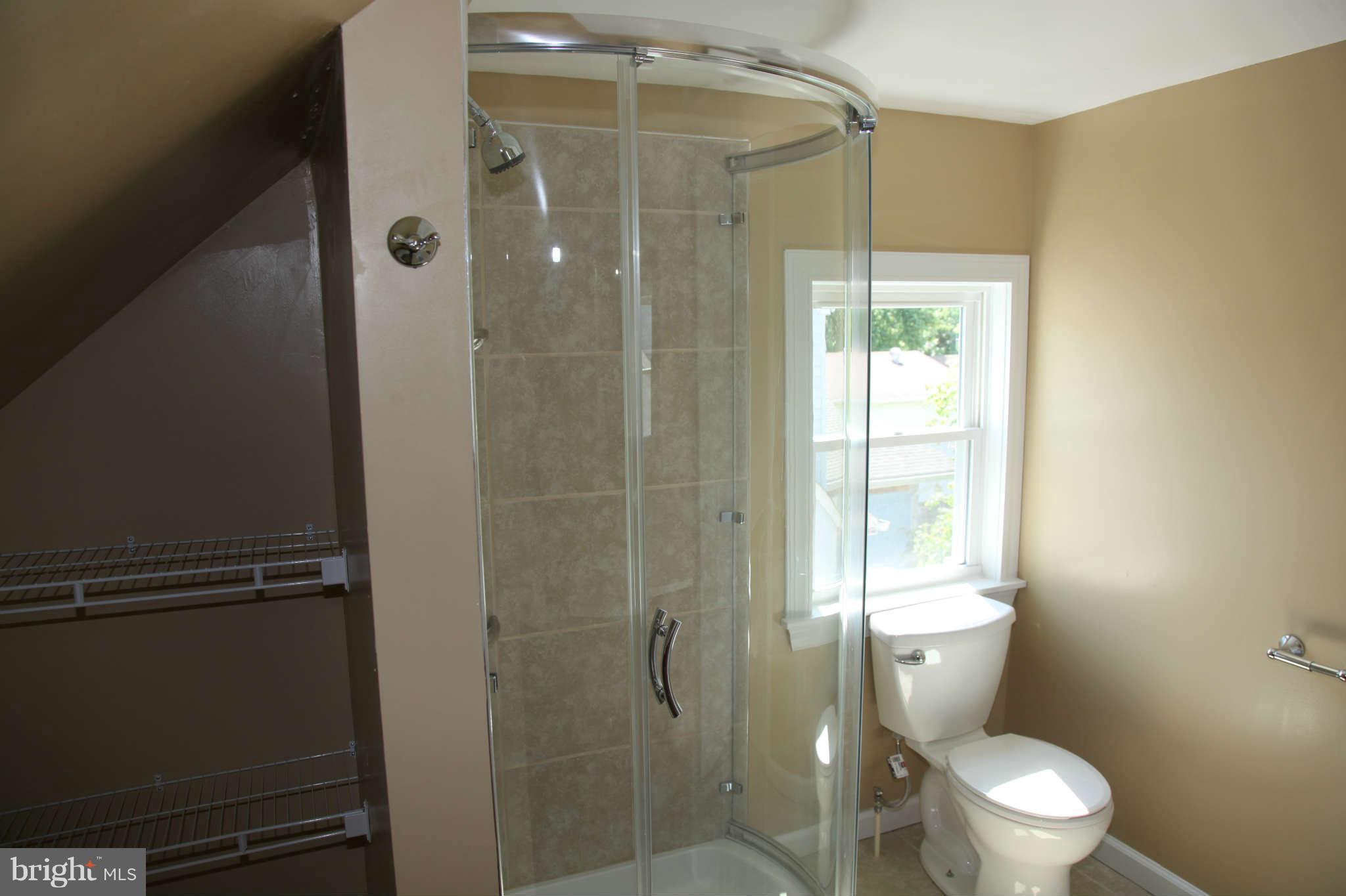 527 Cedar Hill Road Baltimore, MD 21225 - Photo 17 of 30 Bath (Master)