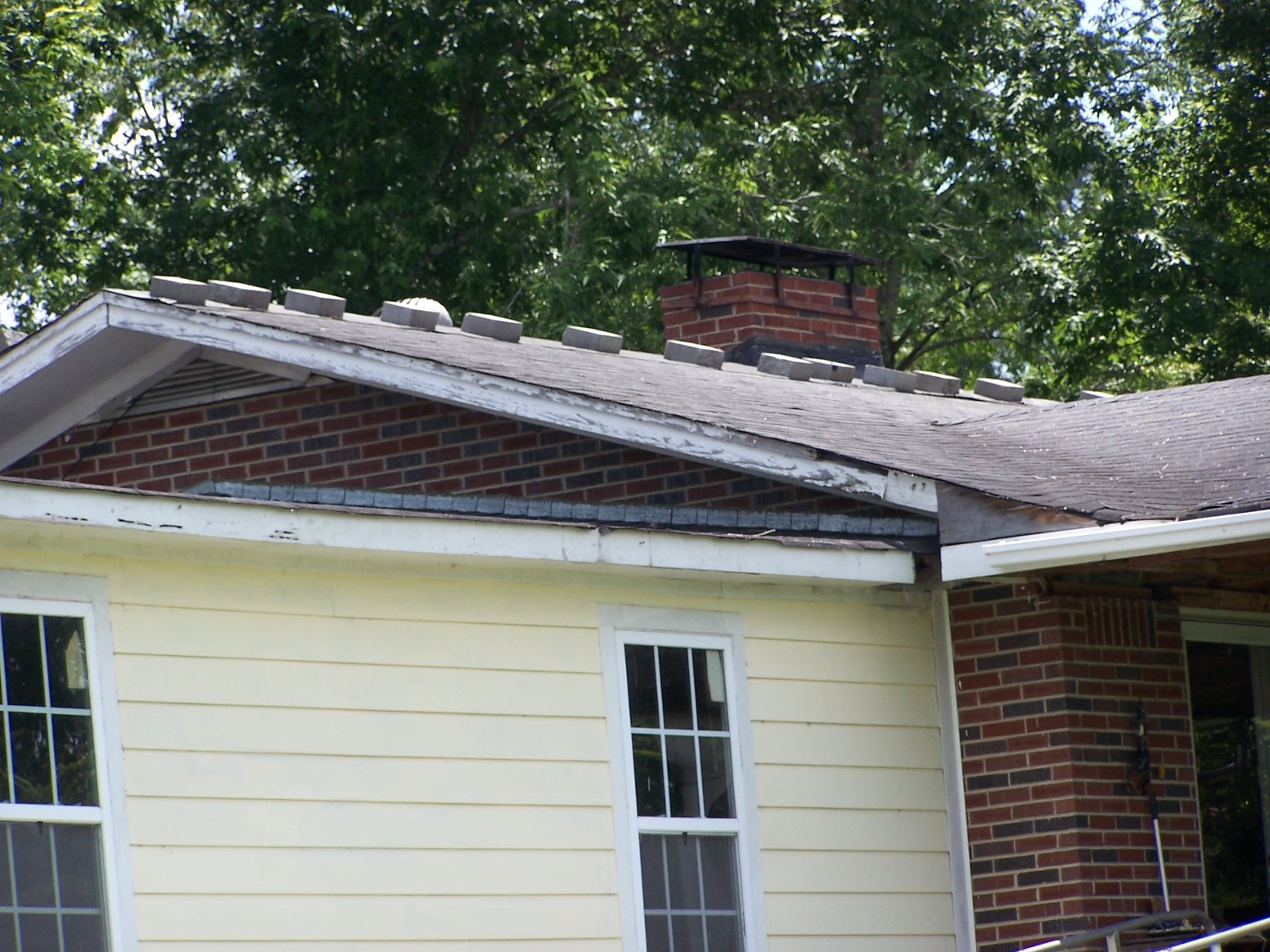 275 Chicken Creek Road Pulaski, TN 38478 - Photo 6 of 22 a backyard of a house