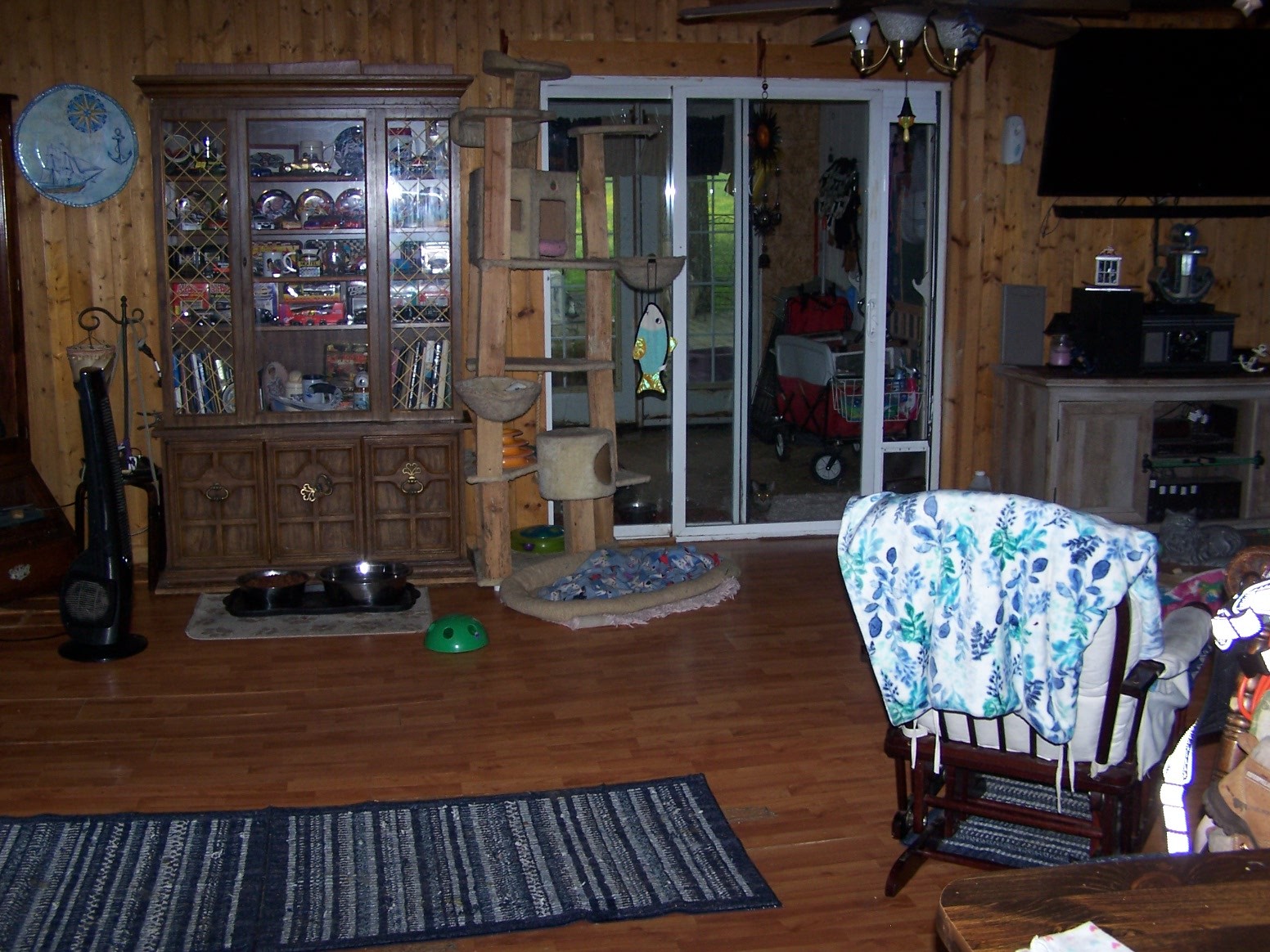 275 Chicken Creek Road Pulaski, TN 38478 - Photo 8 of 22 a table and chairs in a room