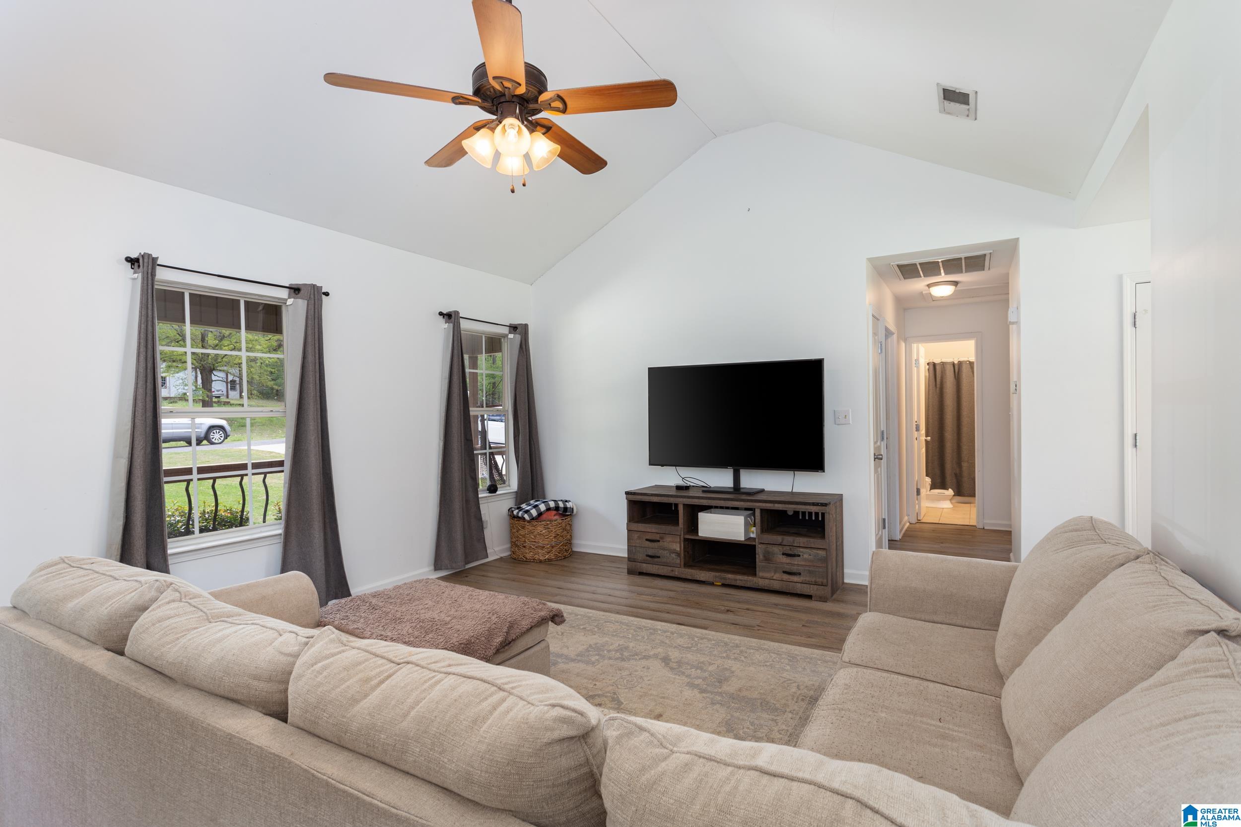558 Whittaker Place Leeds, AL 35094 - Photo 4 of 34