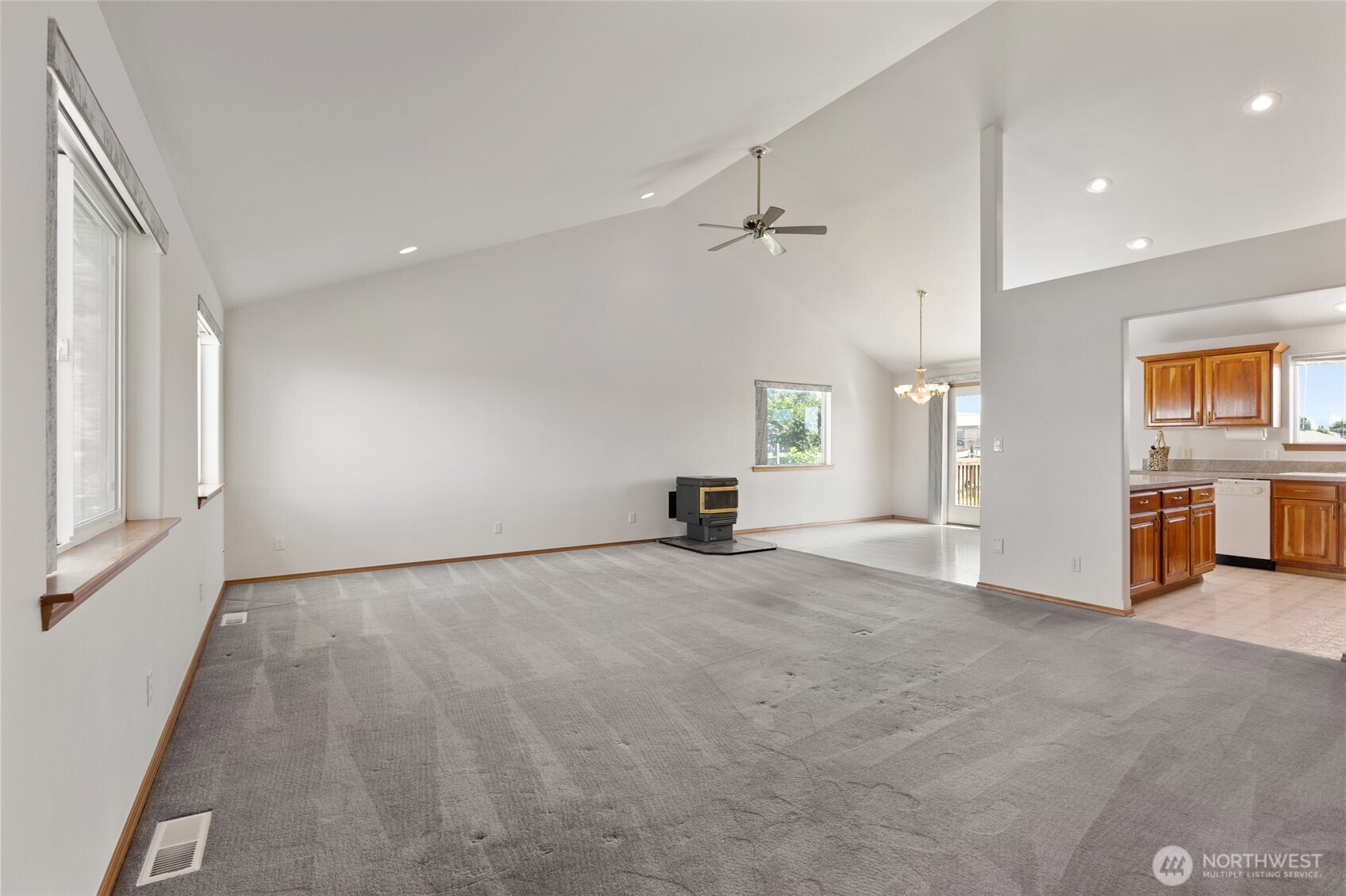 4913 Alma Road Northeast Moses Lake, WA 98837 - Photo 4 of 40 Gallery Image 4