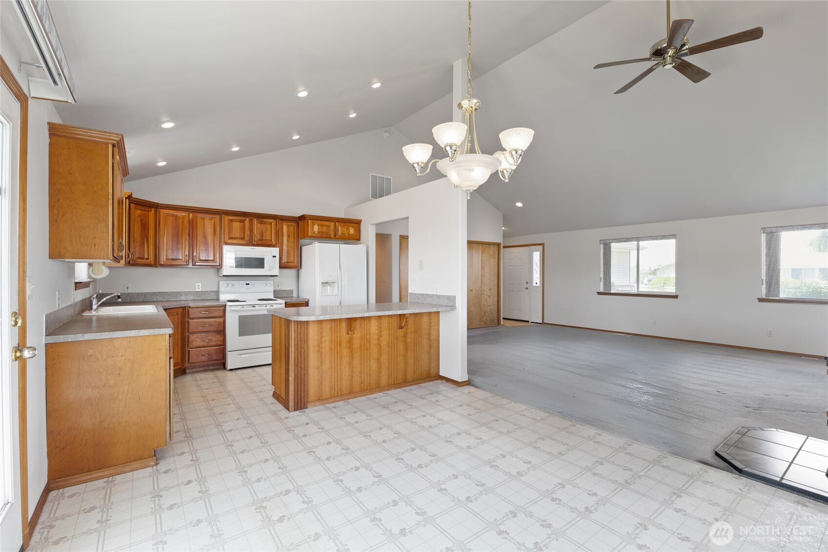 4913 Alma Road Northeast Moses Lake, WA 98837 - Photo 7 of 40 Gallery Image 7