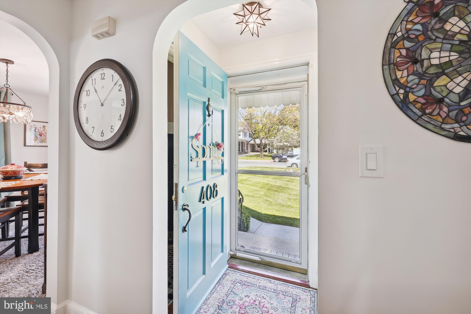 408 Wilson Place Frederick, MD 21702 - Photo 9 of 72 Foyer with arched door way.