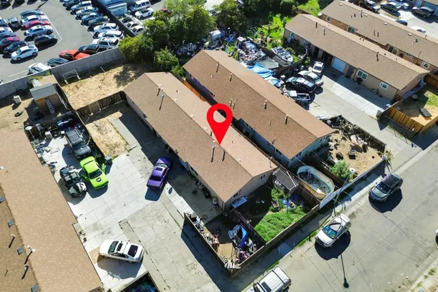 an aerial view of a yard