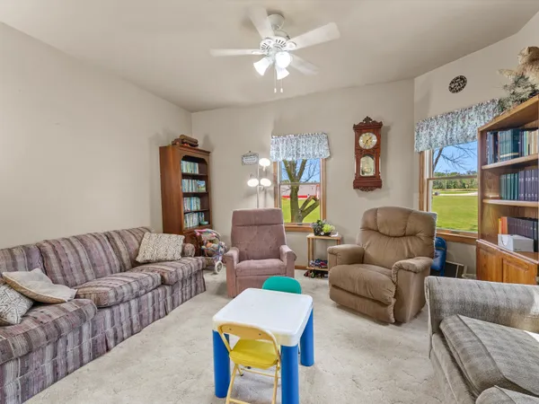 $685,000 | 3106 East County Hwy V, Mishicot, WI 54228