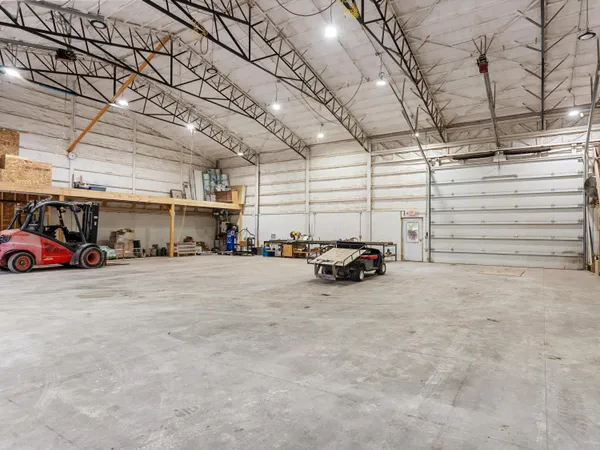 $685,000 | 3106 East County Hwy V, Mishicot, WI 54228