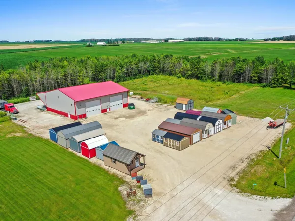 $685,000 | 3106 East County Hwy V, Mishicot, WI 54228