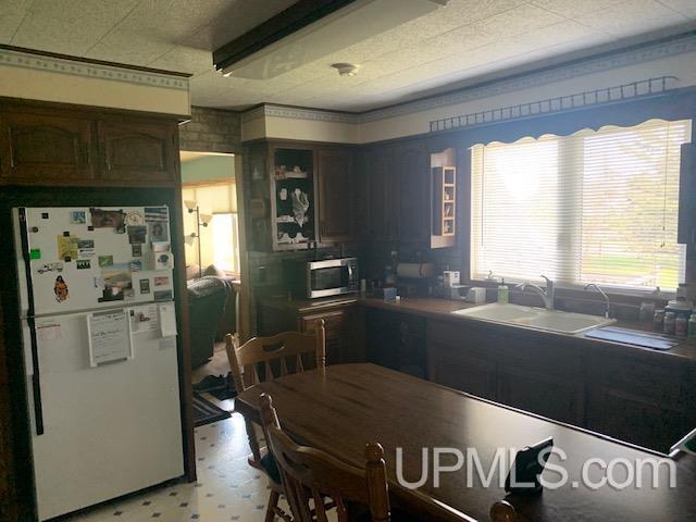 1114 Willow Road Gladstone, MI 49837 - Photo 4 of 43