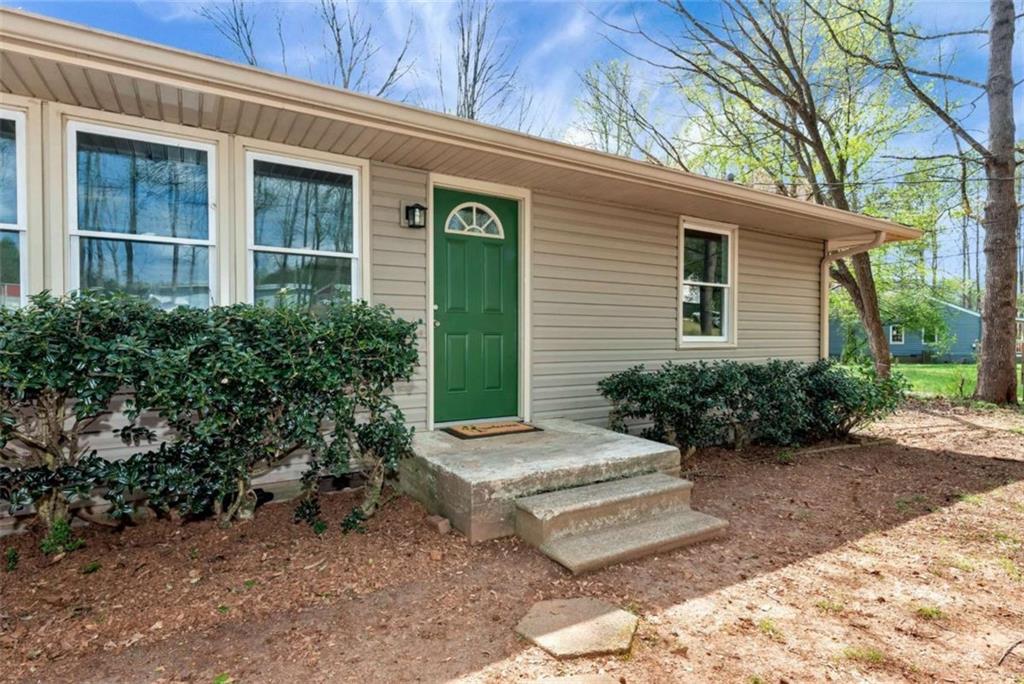 726 Peachtree Road Jefferson, GA 30549 - Photo 2 of 48