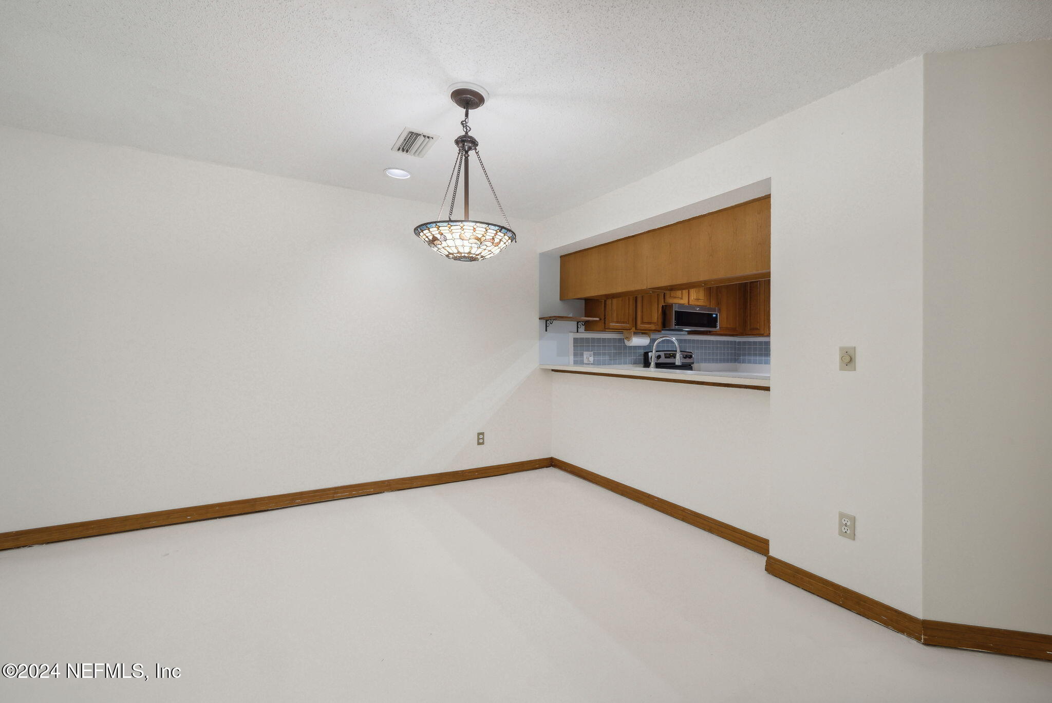 10800 Old St Augustine Road, Unit 204 Jacksonville, FL 32257 - Photo 7 of 31 Dining area