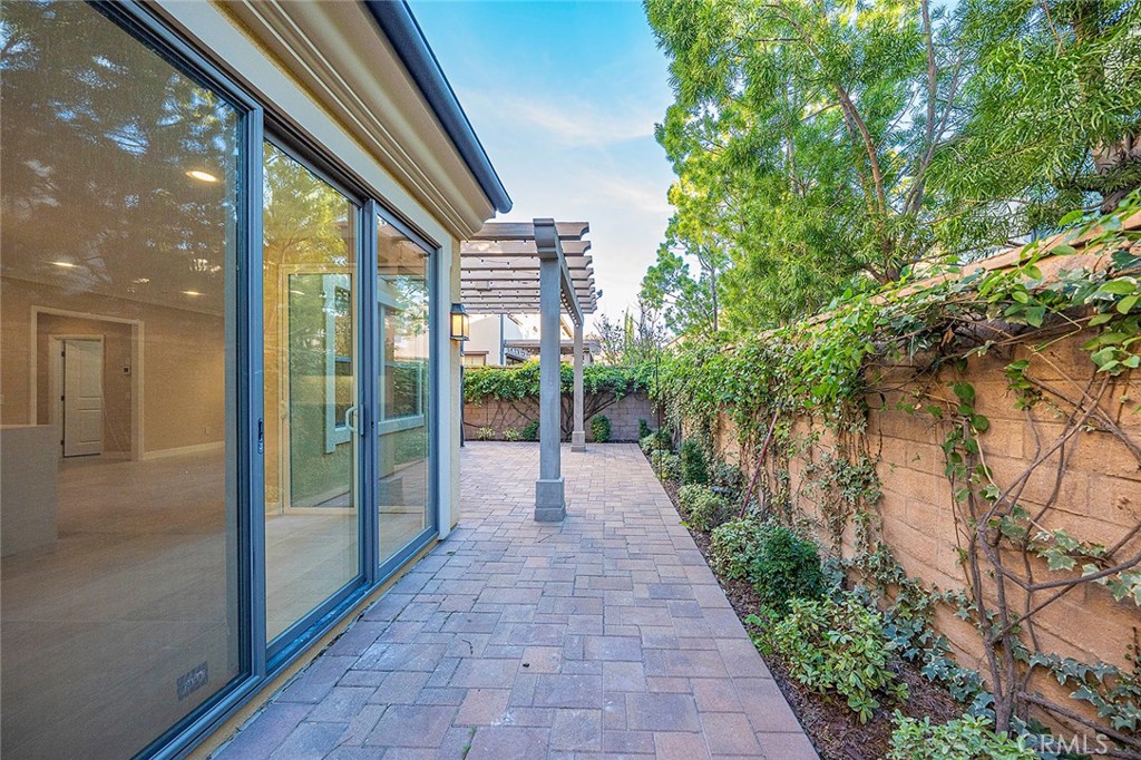 143 Rodeo Irvine, CA 92602 - Photo 13 of 37 a view of a pathway with a balcony