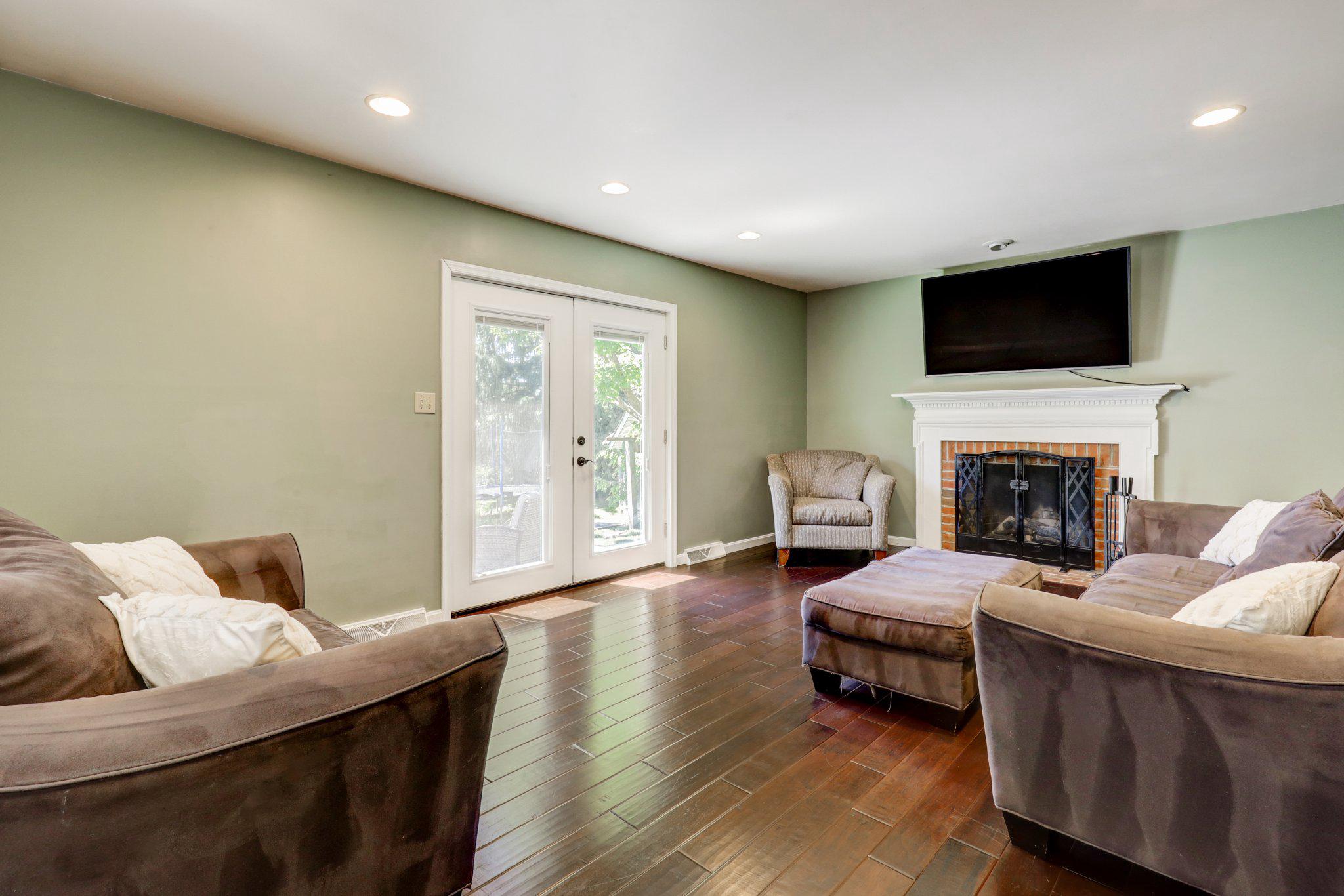 2 Mockingbird Drive Denver, PA 17517 - Photo 22 of 39 Bright and inviting living room with gas fireplace