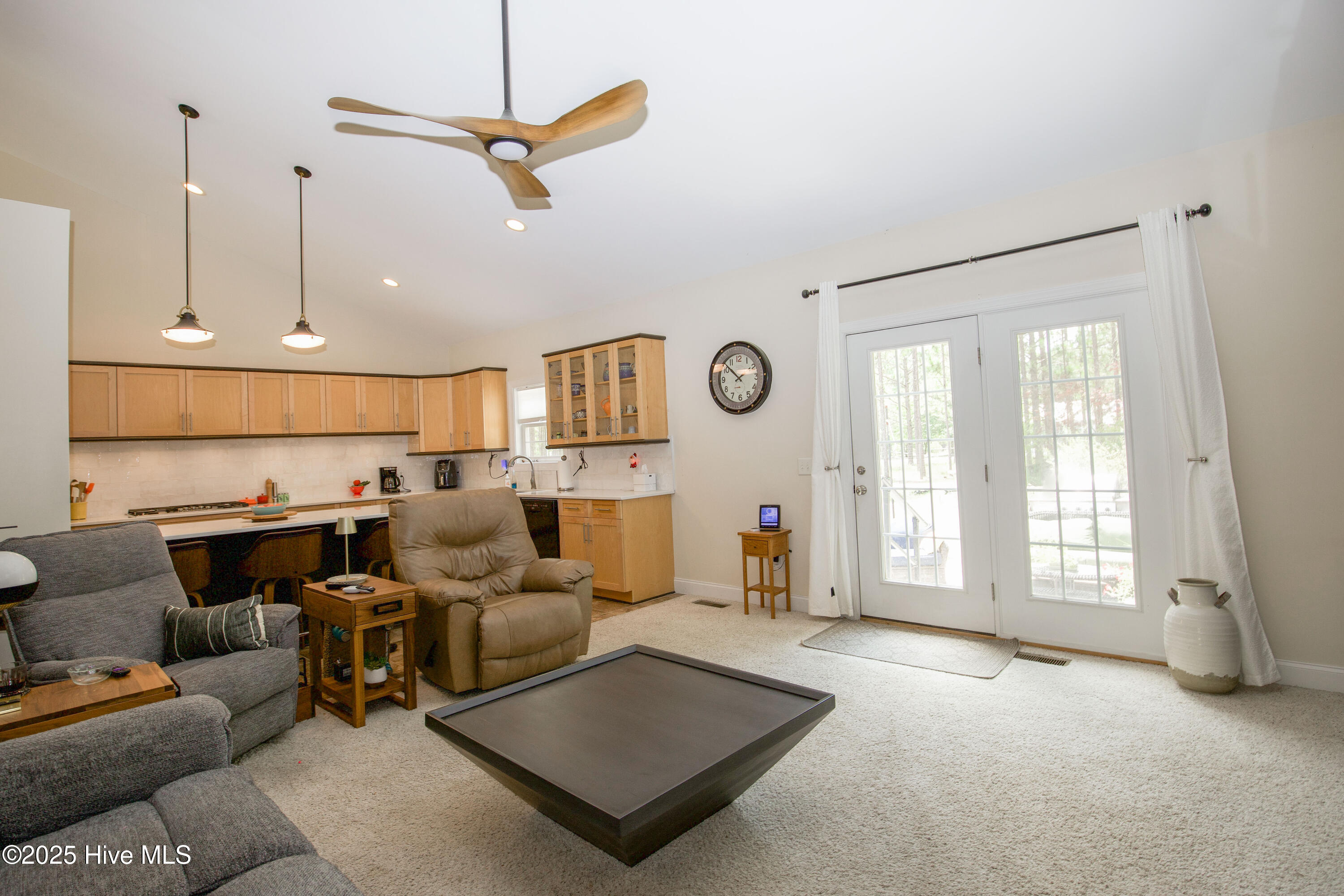 8935 Calloway Road Aberdeen, NC 28315 - Photo 23 of 71 Great room with wet bar