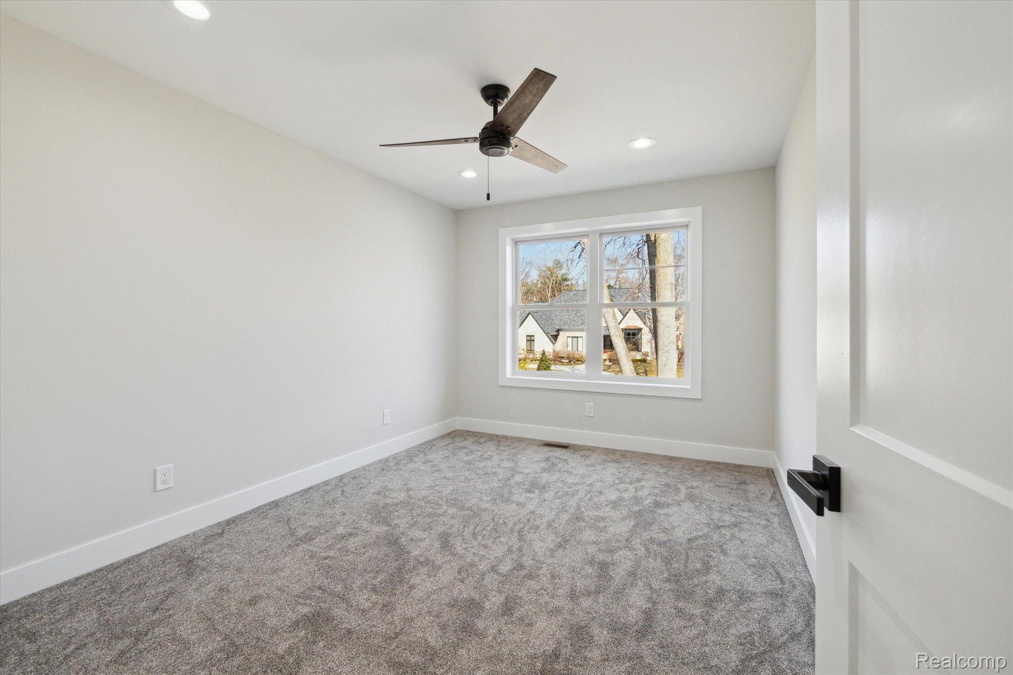 241 Maplehill Road Rochester, MI 48306 - Photo 36 of 46 Gallery Image 36