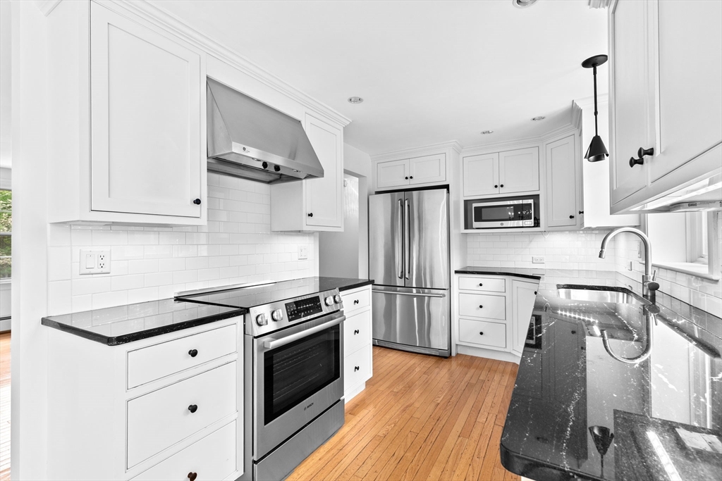 258 Plympton Road Plymouth, MA 02360 - Photo 7 of 37 Gallery Image 7