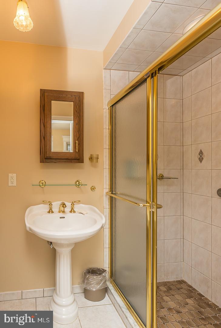 559 Kathmere Road Havertown, PA 19083 - Photo 34 of 51