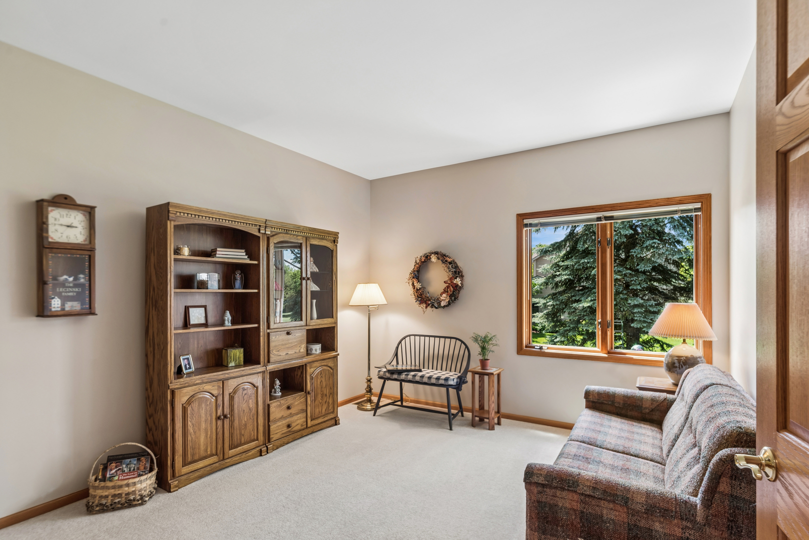 10907 Red Hawk Lane Spring Grove, IL 60071 - Photo 23 of 44 a view of a livingroom with furniture and windows