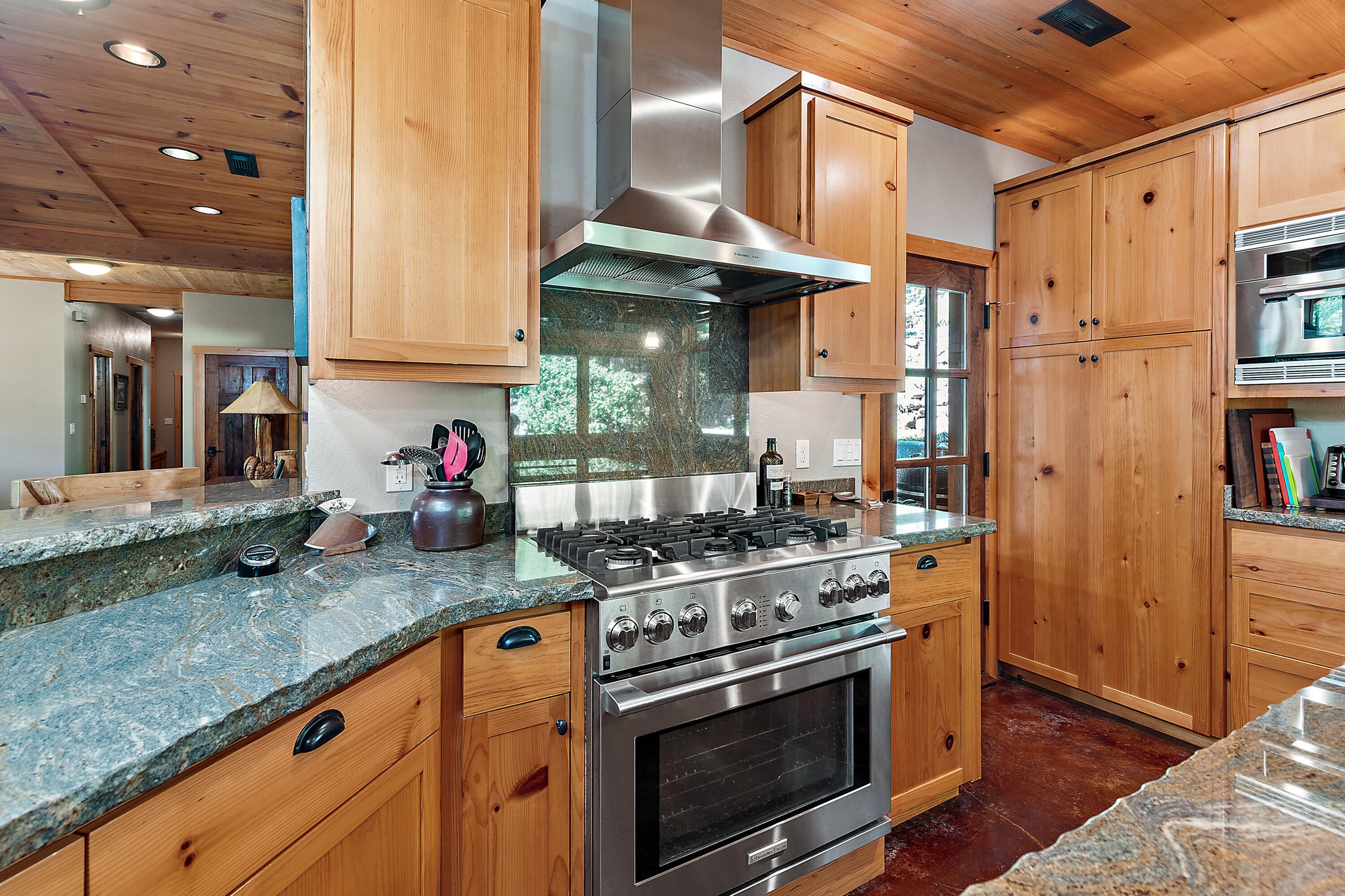 340 Rene Drive Shady Cove, OR 97539 - Photo 12 of 43 RD(30)