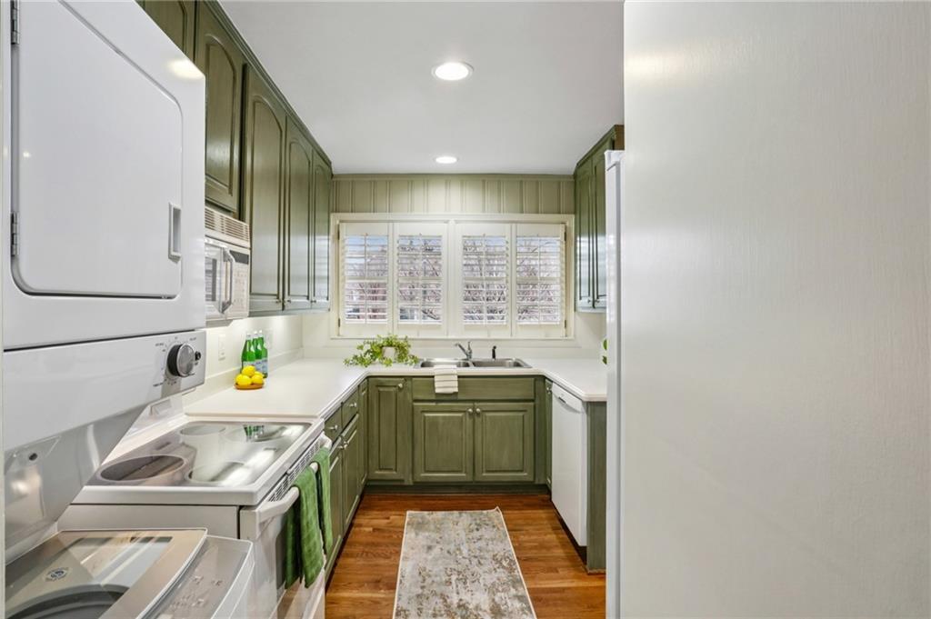 2556 Defoors Ferry Road Northwest Atlanta, GA 30318 - Photo 4 of 26