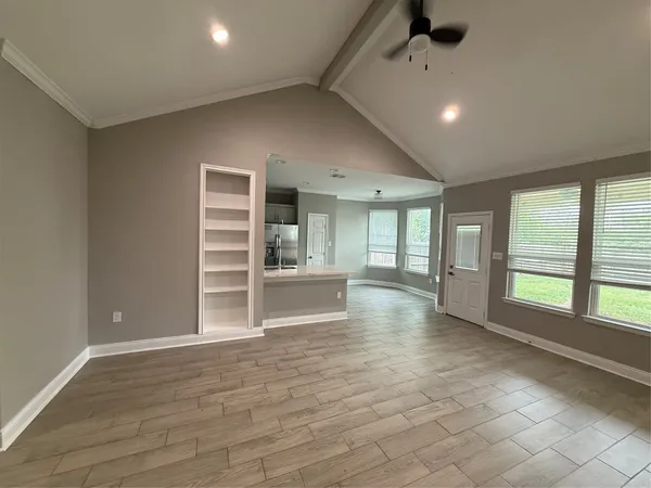 $2,200 | 4427 17th Street, Bacliff, TX 77518