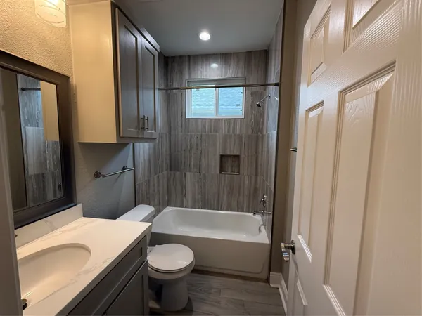 $2,200 | 4427 17th Street, Bacliff, TX 77518