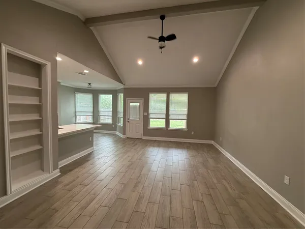 $2,200 | 4427 17th Street, Bacliff, TX 77518