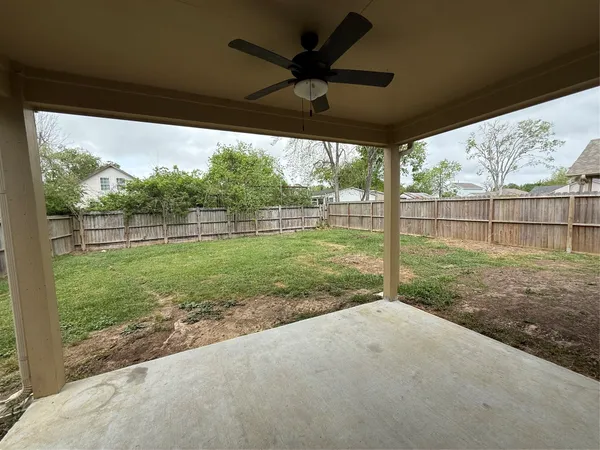 $2,200 | 4427 17th Street, Bacliff, TX 77518