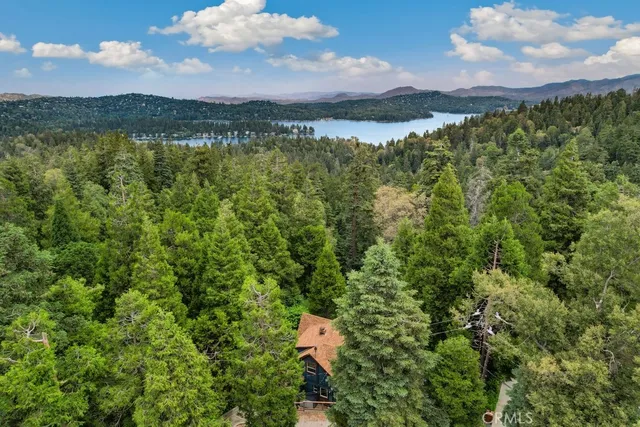 $649,999 | 717 Crest Estates Drive, Lake Arrowhead, CA 92352