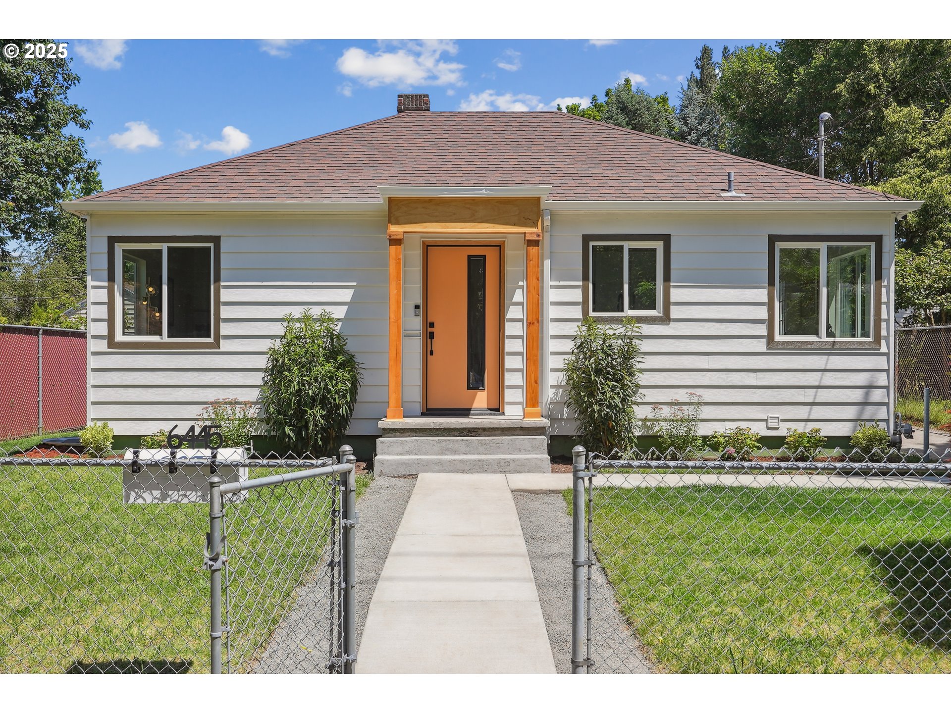 6445 North Amherst Street Portland, OR 97203 - Photo 2 of 45