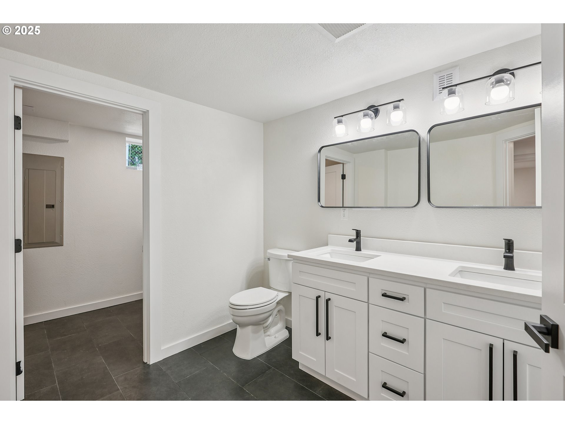 6445 North Amherst Street Portland, OR 97203 - Photo 28 of 45