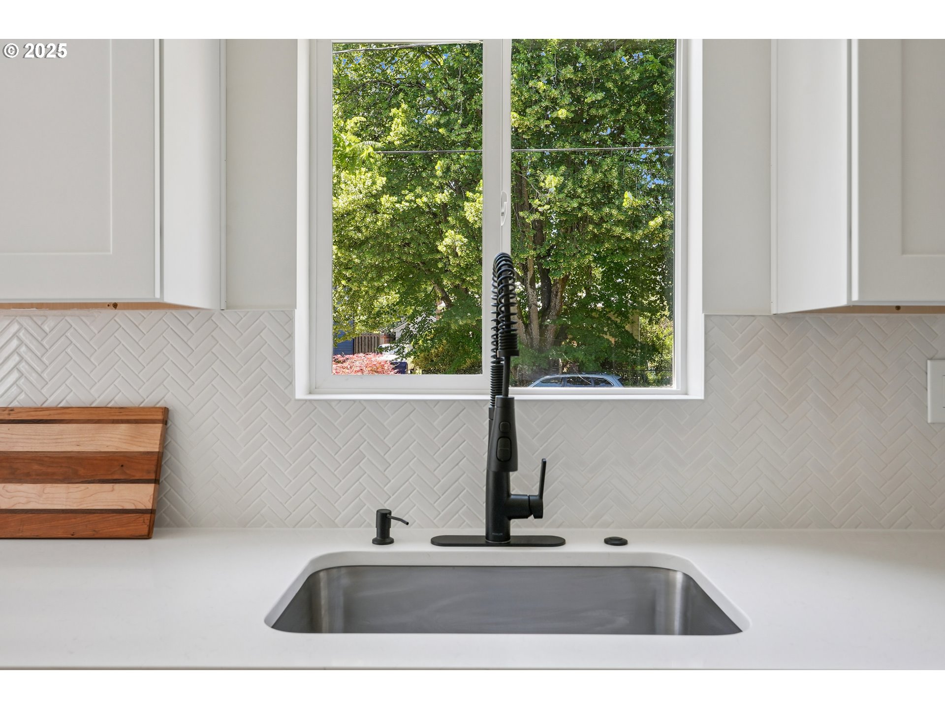 6445 North Amherst Street Portland, OR 97203 - Photo 10 of 45