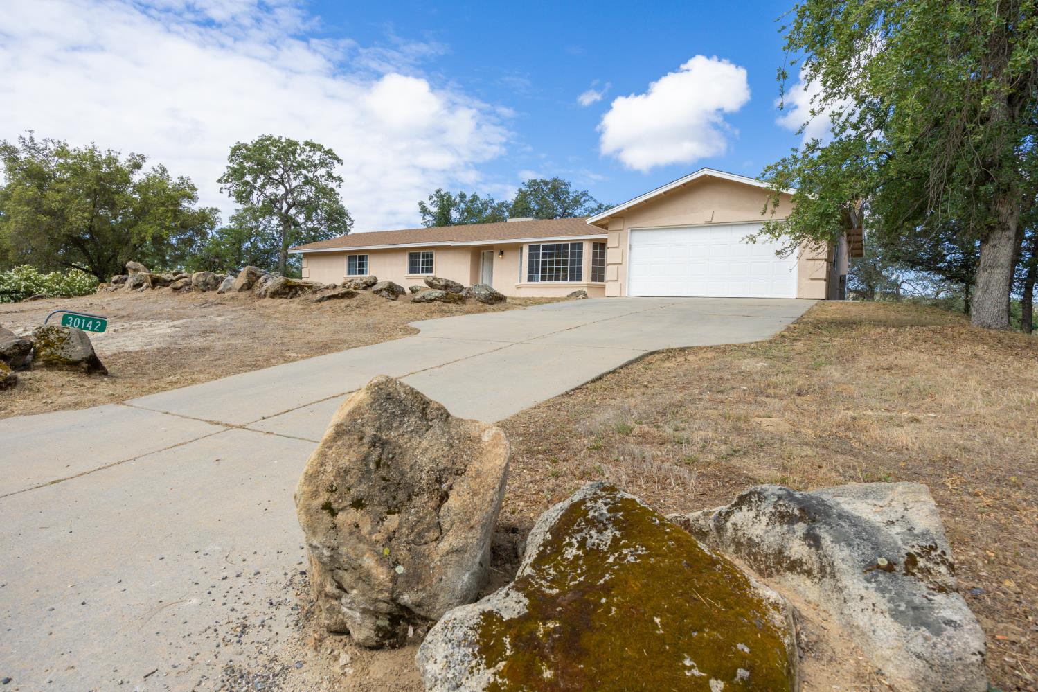 30142 Revis Road Coarsegold, CA 93614 - Photo 2 of 44 Gallery Image 2