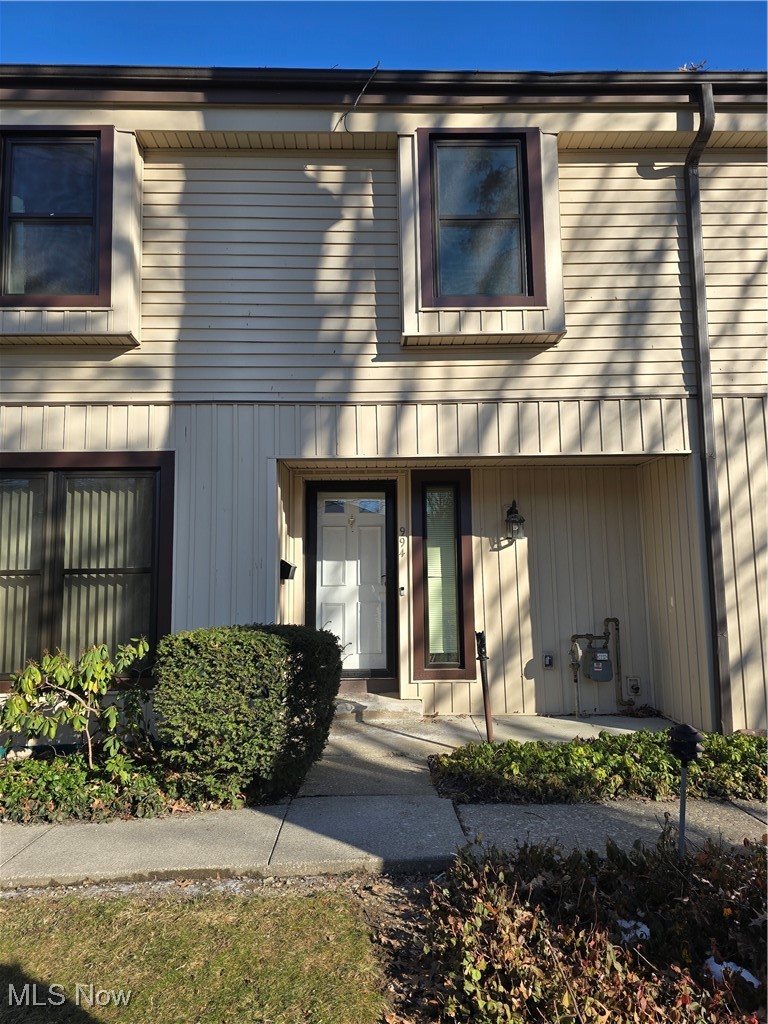 994 Som Center Road, Unit D2 Cleveland, OH 44143 - Photo 1 of 20 View of front of home