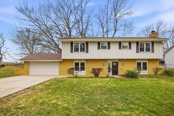 $299,990 | 13012 Bristol Avenue, Grandview, MO 64030