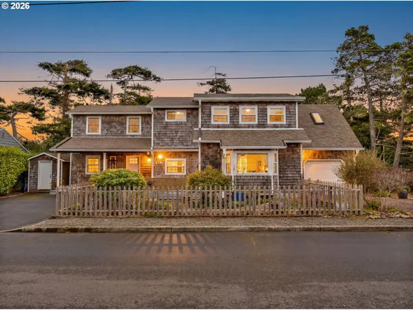 $698,000 | 1761 South Edgewood Street, Seaside, OR 97138