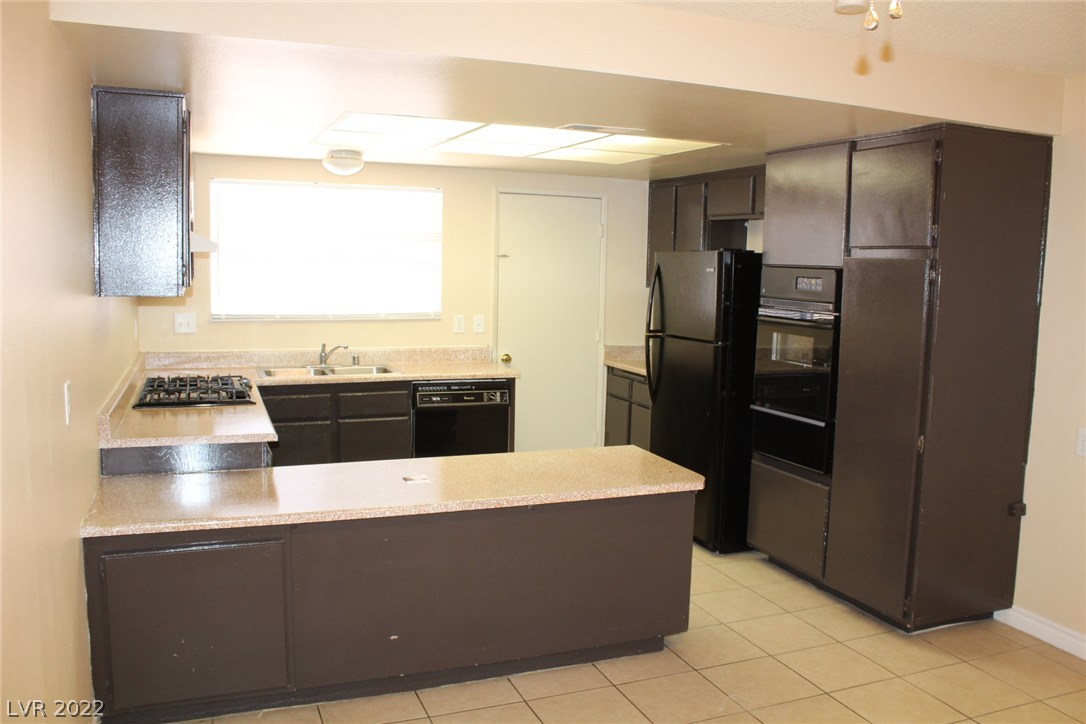 2680 Kline Circle Las Vegas, NV 89121 - Photo 7 of 12