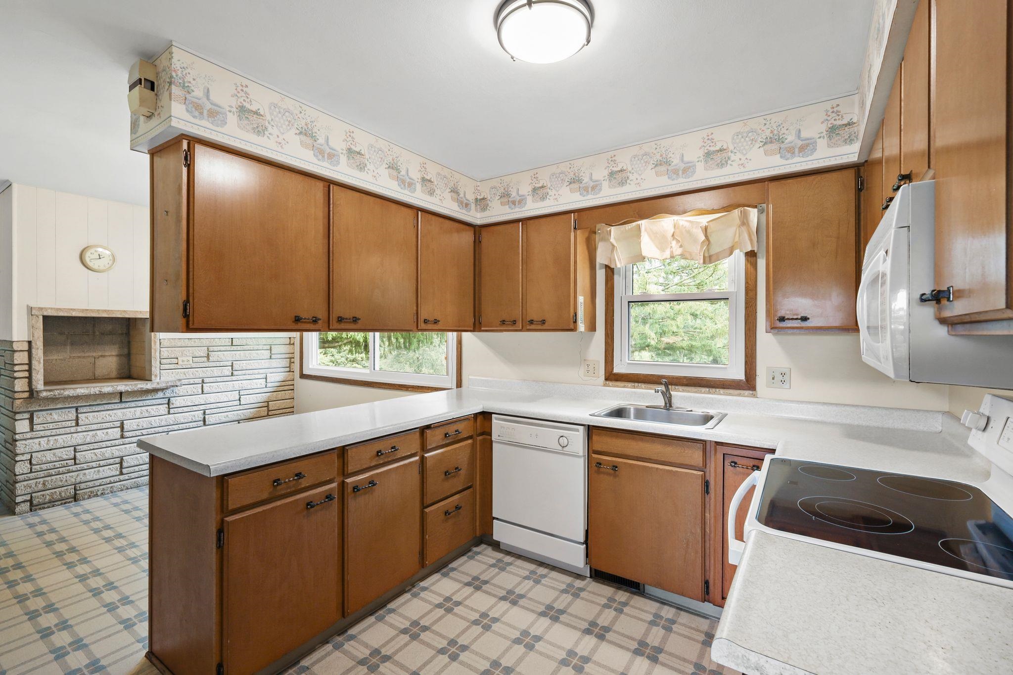 994 Tipperary Road Oregon, WI 53575 - Photo 9 of 43 Gallery Image 9