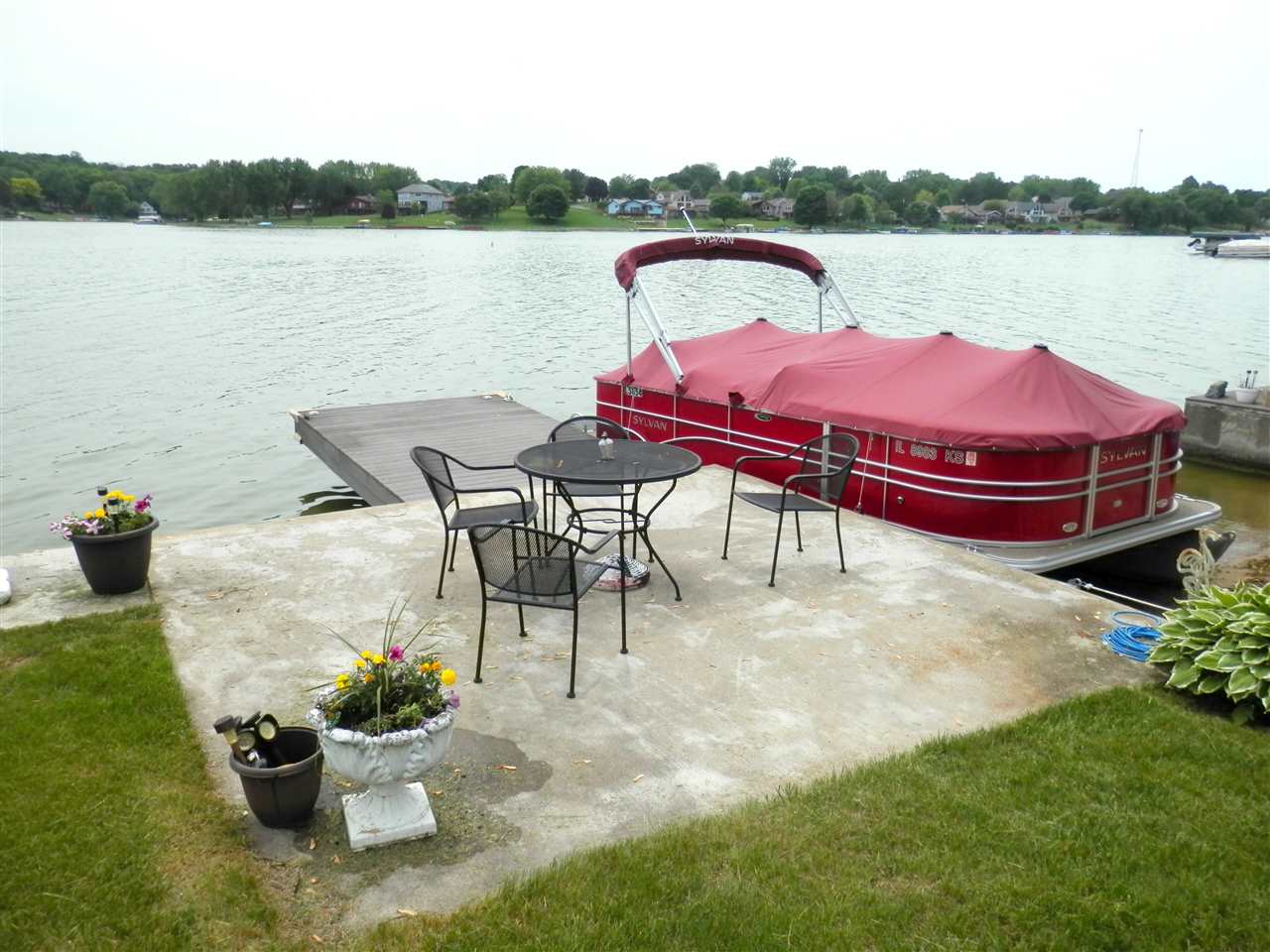 854 Breckenboro Road Lake Summerset, IL 61019 - Photo 11 of 24 a view of a chairs and table in the patio