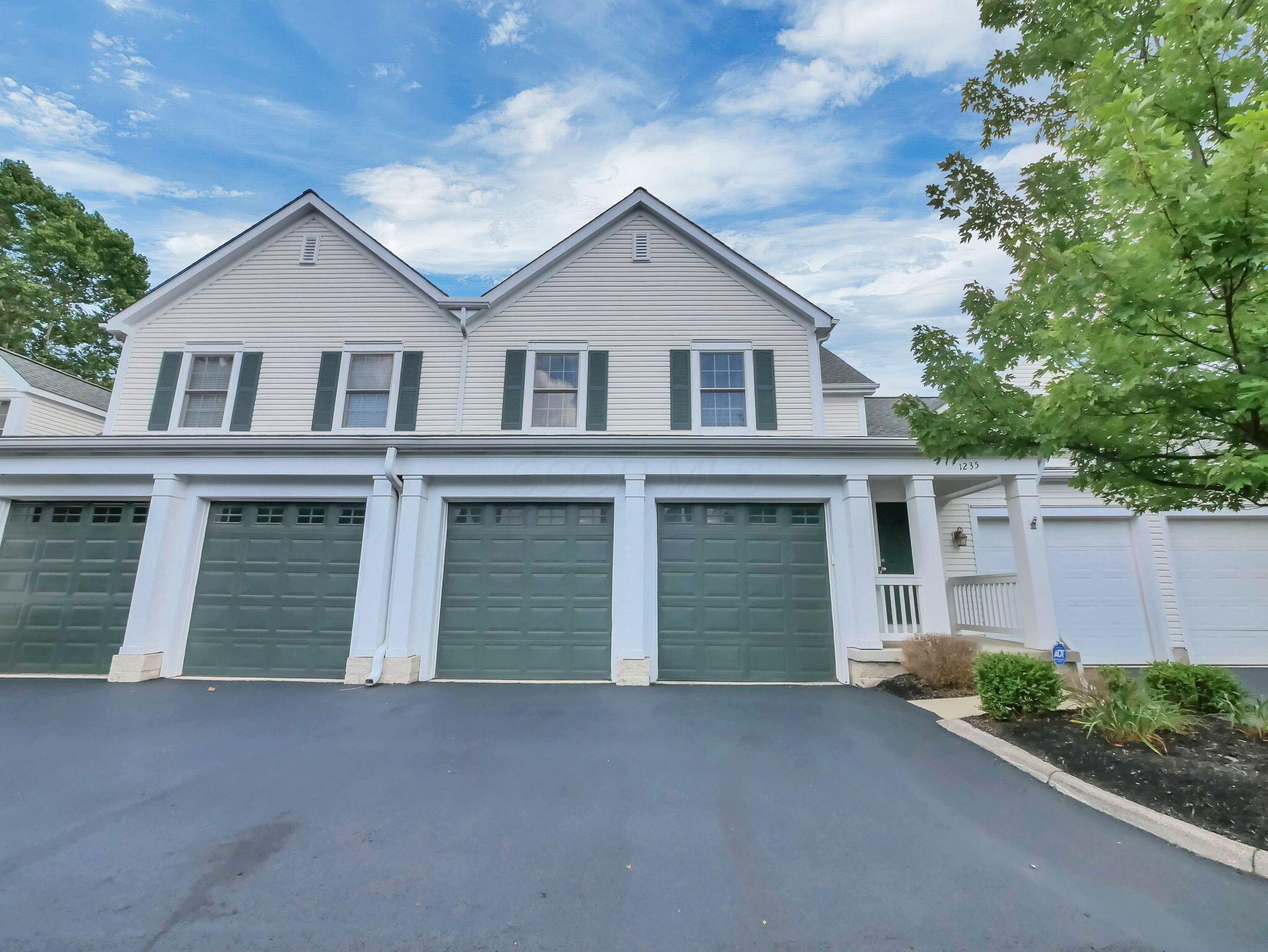 1235 Shagbark Road Columbus, OH 43230 - Photo 4 of 28 1-web-or-mls-1235-shagbark-rd