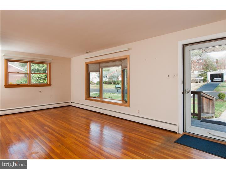 149 Davis Road Doylestown, PA 18901 - Photo 5 of 14 Living Room