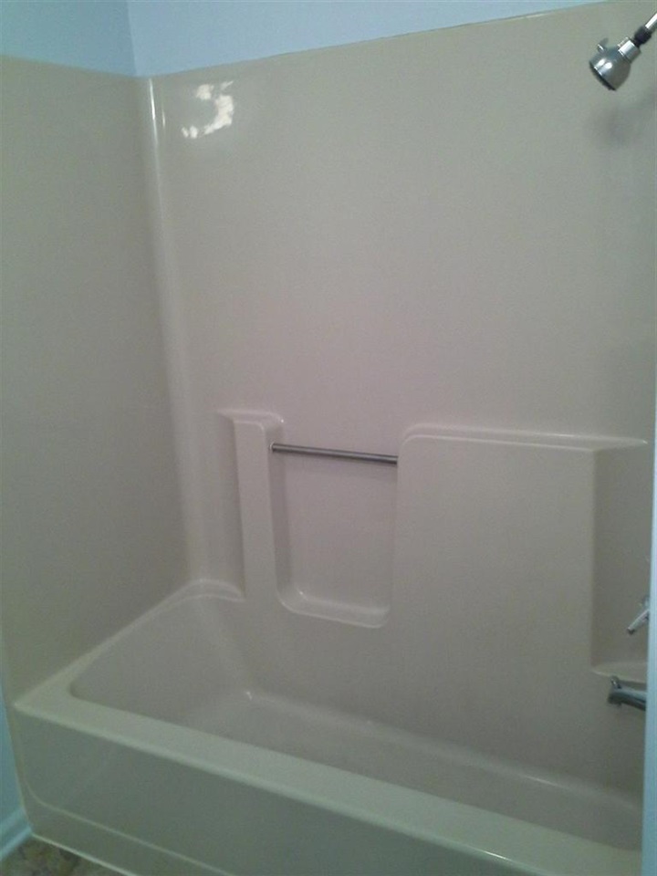 5333 Torrey Road Flint, MI 48507 - Photo 14 of 17 21522588-13.JPG
