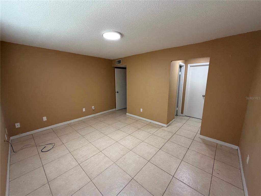 7513 Abonado Road, Unit 7513 Tampa, FL 33615 - Photo 5 of 10